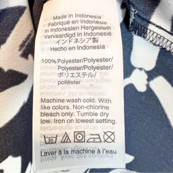 J Crew Floral Brush Stroke Top Sz 6 Crepe Navy Ivory Puff Sleeves Square Neck‎ - Picture 11 of 11